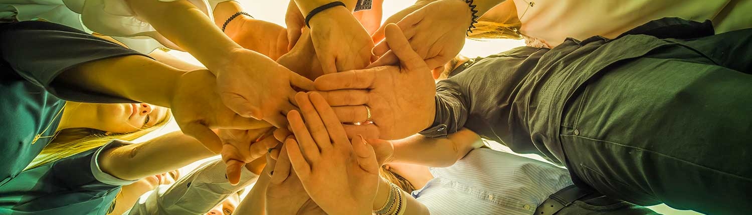 teambuilding groep handen teambuilding groep handen